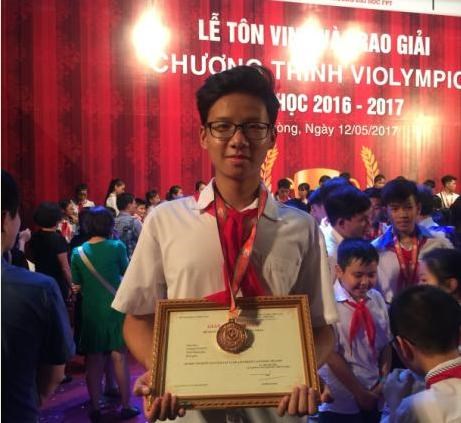 Nguyễn Phương Nam Giải Vàng Quốc gia bộ môn Toán - Tiếng Anh.